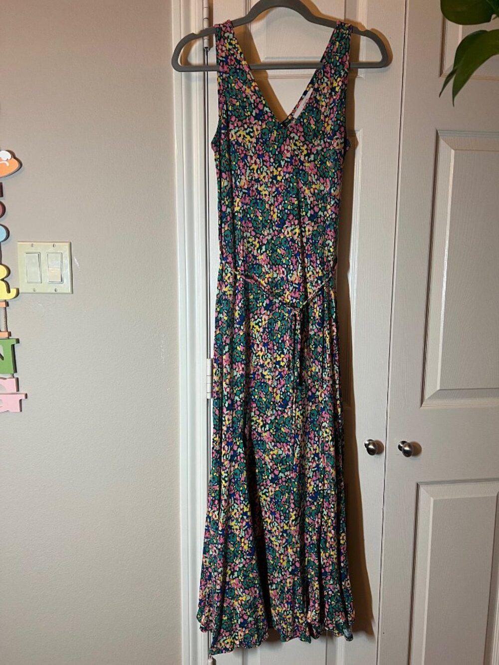 LOFT Women’s Sleeveless Green Multi-Colored Floral Maxi Dress - Size Small